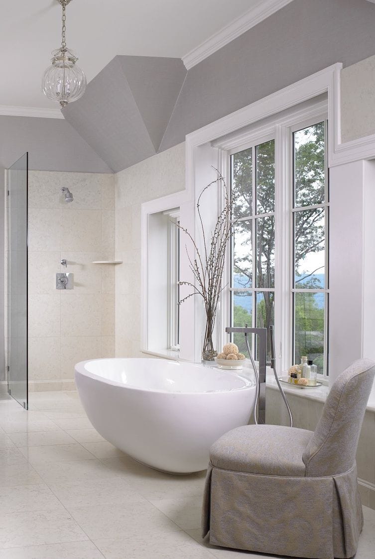 Luxurious Bathrooms with Curved Tubs