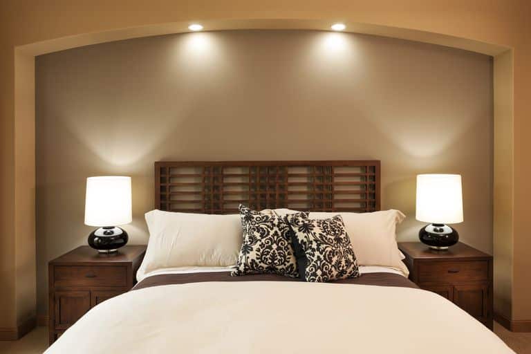 feng shui mirror in bedroom