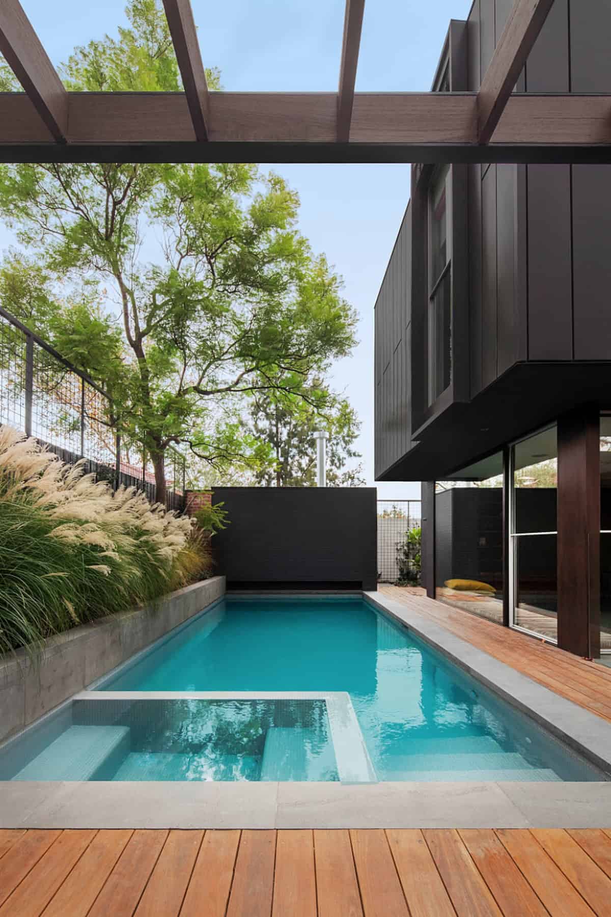 10 Minimalist Swimming Pool Designs for Small Terraced Houses 10 Minimalist Swimming Pool Designs for Small Terraced Houses