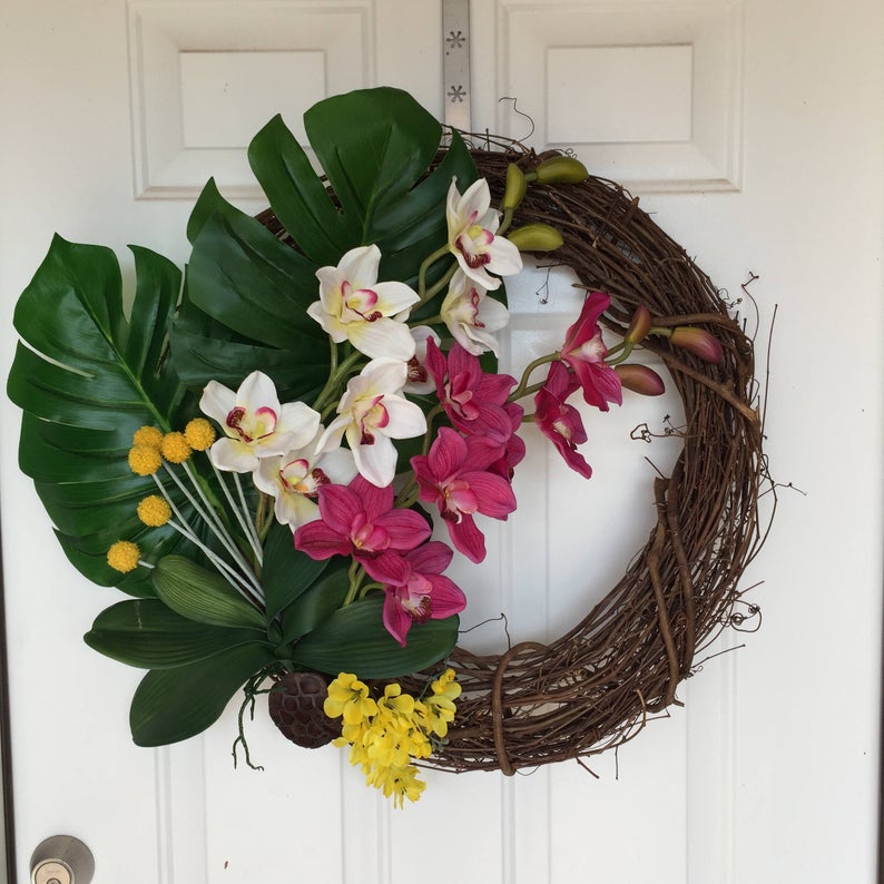 15 Refreshing Handmade Floral Summer Wreath Designs You've Gotta Hang
