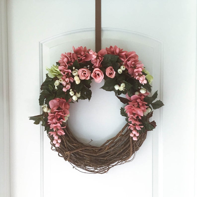 15 Refreshing Handmade Floral Summer Wreath Designs You've Gotta Hang