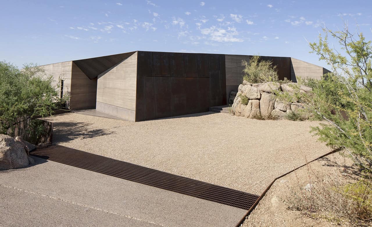 Desert Courtyard House by Wendell Burnette Architects in Scottsdale, Arizona Desert Courtyard House by Wendell Burnette Architects in Scottsdale, Arizona