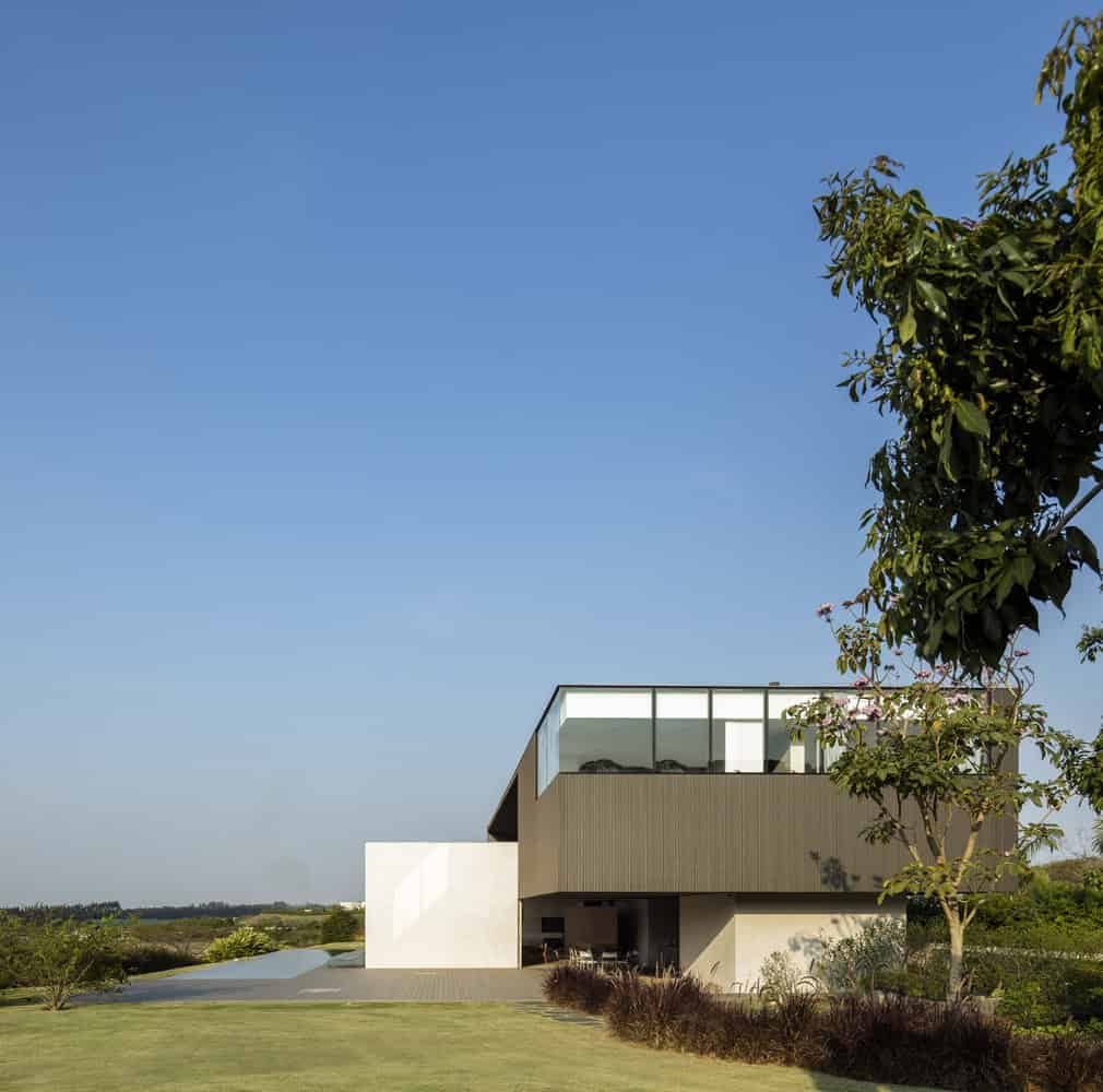 JY House by Studio Arthur Casas in Porto Feliz, Brazil JY House by Studio Arthur Casas in Porto Feliz, Brazil