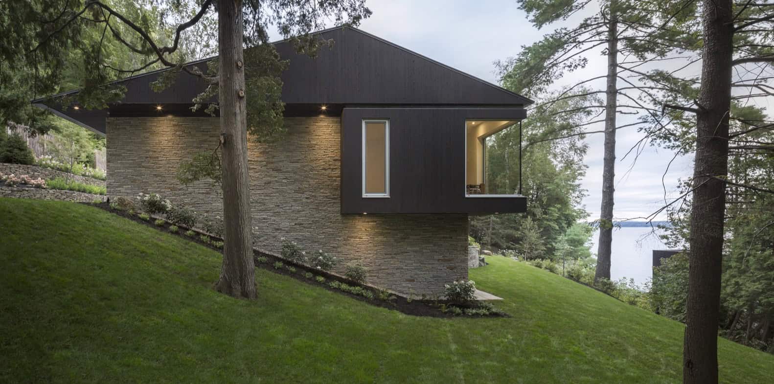 The Slender House by MU Architecture in Ogden, Canada The Slender House by MU Architecture in Ogden, Canada