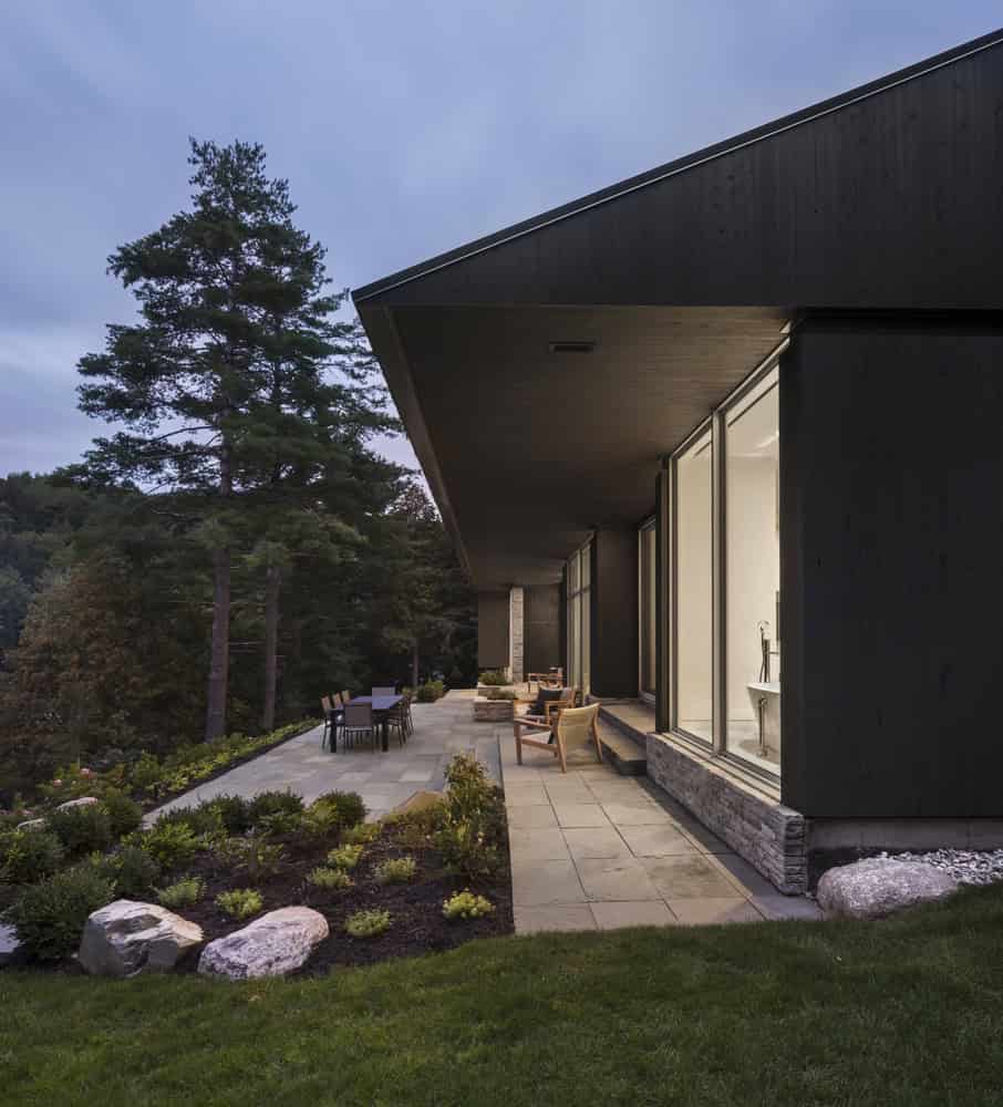 The Slender House by MU Architecture in Ogden, Canada The Slender House by MU Architecture in Ogden, Canada