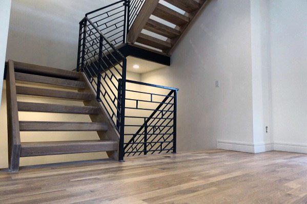 10 Staircase Fence Designs To Help You In Your Choice