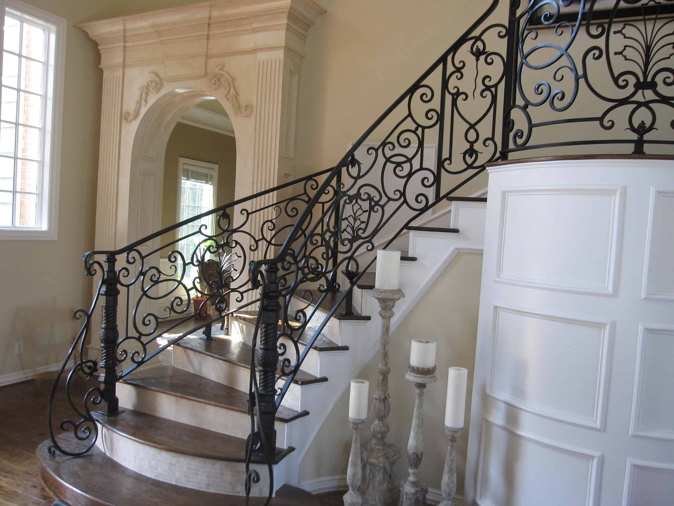 10 Staircase Fence Designs To Help You In Your Choice