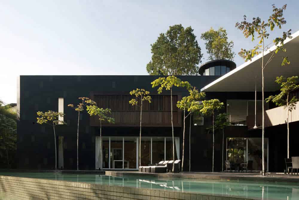 Black & White House by Formwerkz Architects in Singapore Black & White House by Formwerkz Architects in Singapore