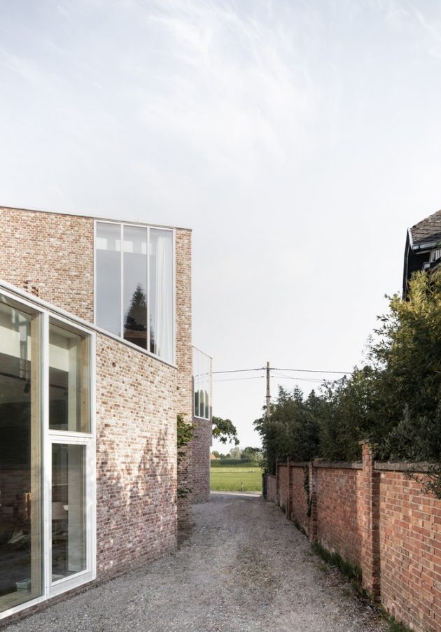 House L-C by Graux & Baeyens Architects in Anzegem, Belgium