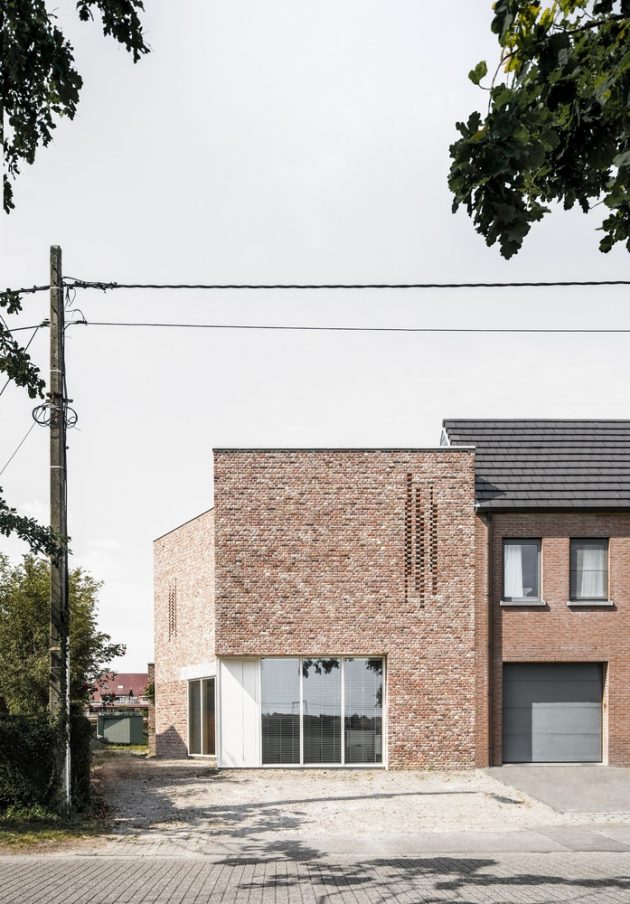 House L-C by Graux & Baeyens Architects in Anzegem, Belgium