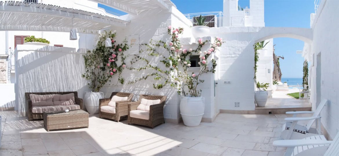 The Mediterranean Breeze Refined in a Charming Hotel in Italy The Mediterranean Breeze Refined in a Charming Hotel in Italy