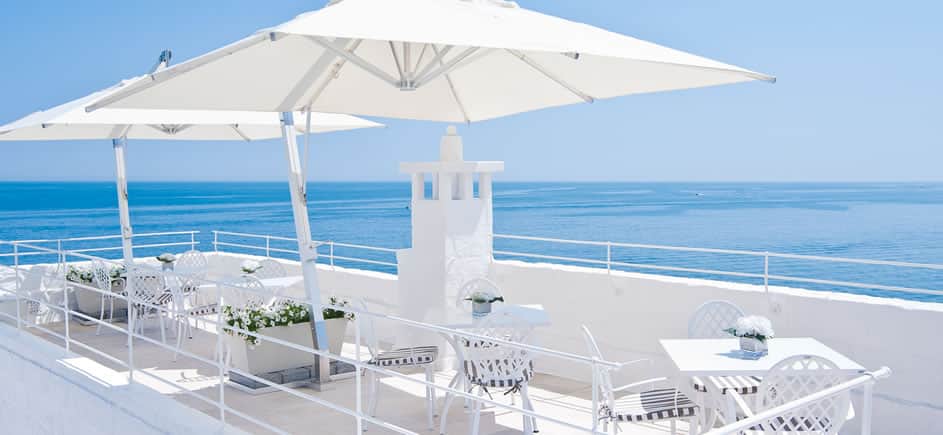 The Mediterranean Breeze Refined in a Charming Hotel in Italy The Mediterranean Breeze Refined in a Charming Hotel in Italy