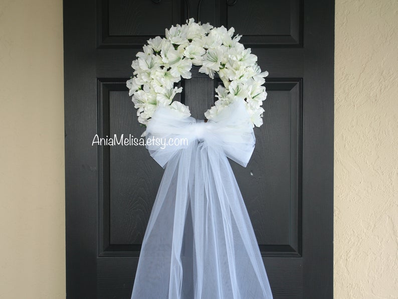 15 Cute Wedding Wreath Designs Every Summer Wedding Needs