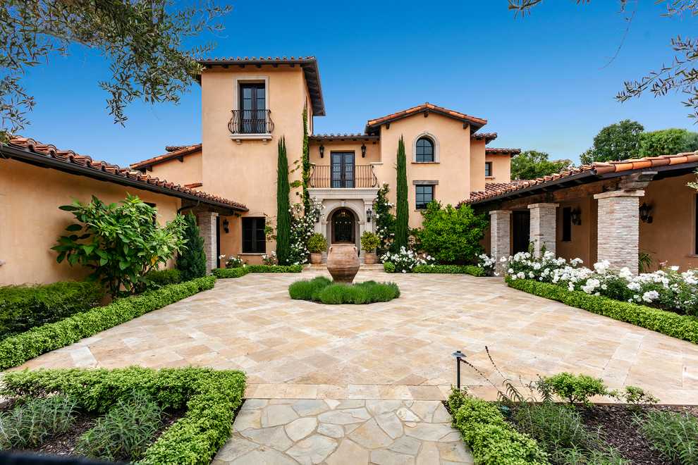 17 Mind-Blowing Mediterranean Home Exterior Designs You Will Drool Over