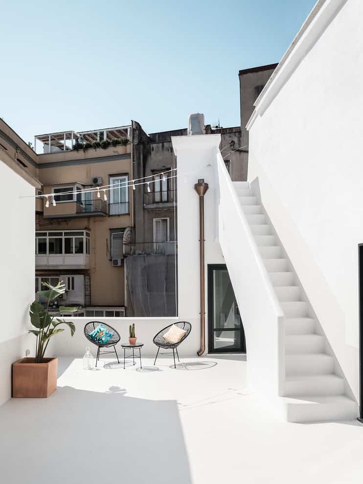 2. Bright Mediterranean Deck in Naples 2. Bright Mediterranean Deck in Naples