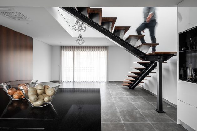 House MM by Sergio Miguel Godinho Architect in Odivelas, Portugal