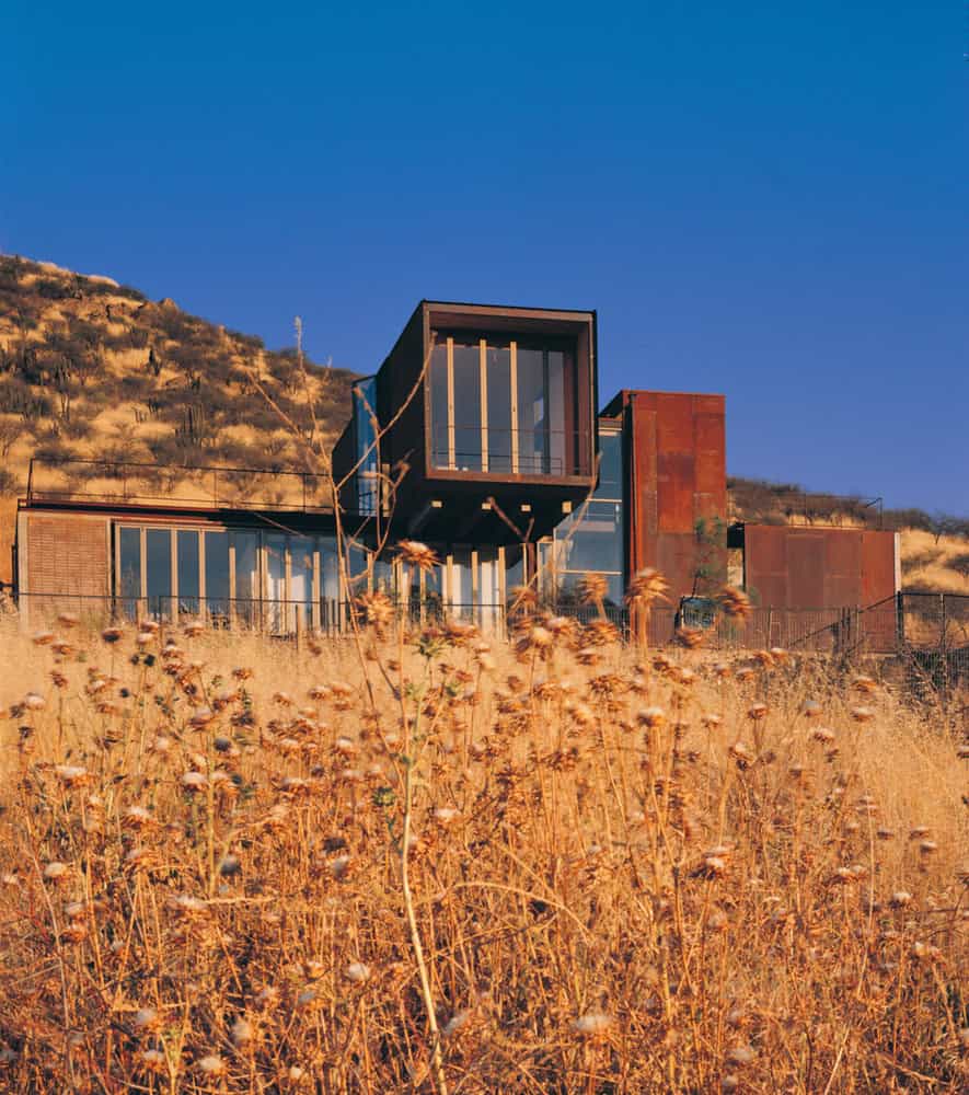 La Reserva House by Sebastian Irarrazaval in Colina, Chile La Reserva House by Sebastian Irarrazaval in Colina, Chile