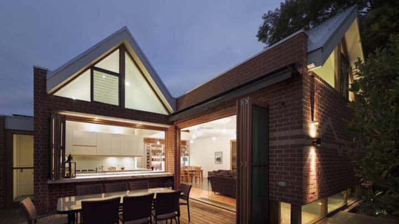The Advantages and Disadvantages of Building Masonry House