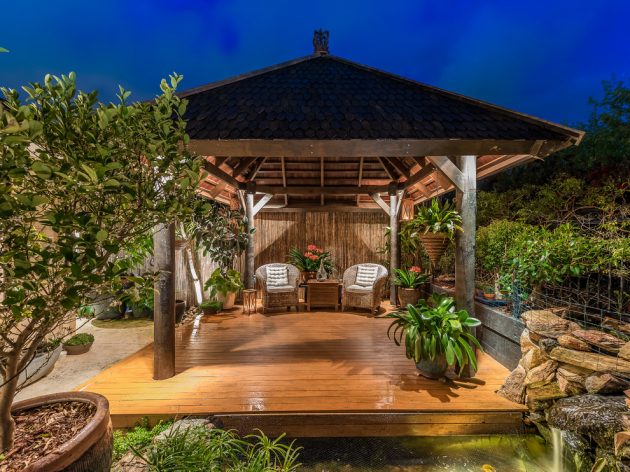 15 Phenomenal Tropical Deck Designs You Just Can't Resist
