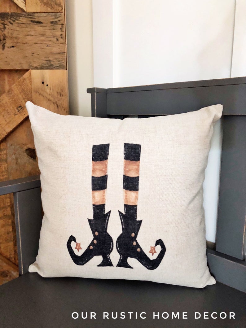 15 Spooky Handmade Halloween Pillow Designs To Add To Your Decor