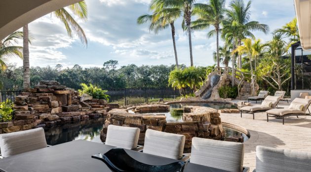 16 Awesome Tropical Patio Designs That Will Take Your Breath Away