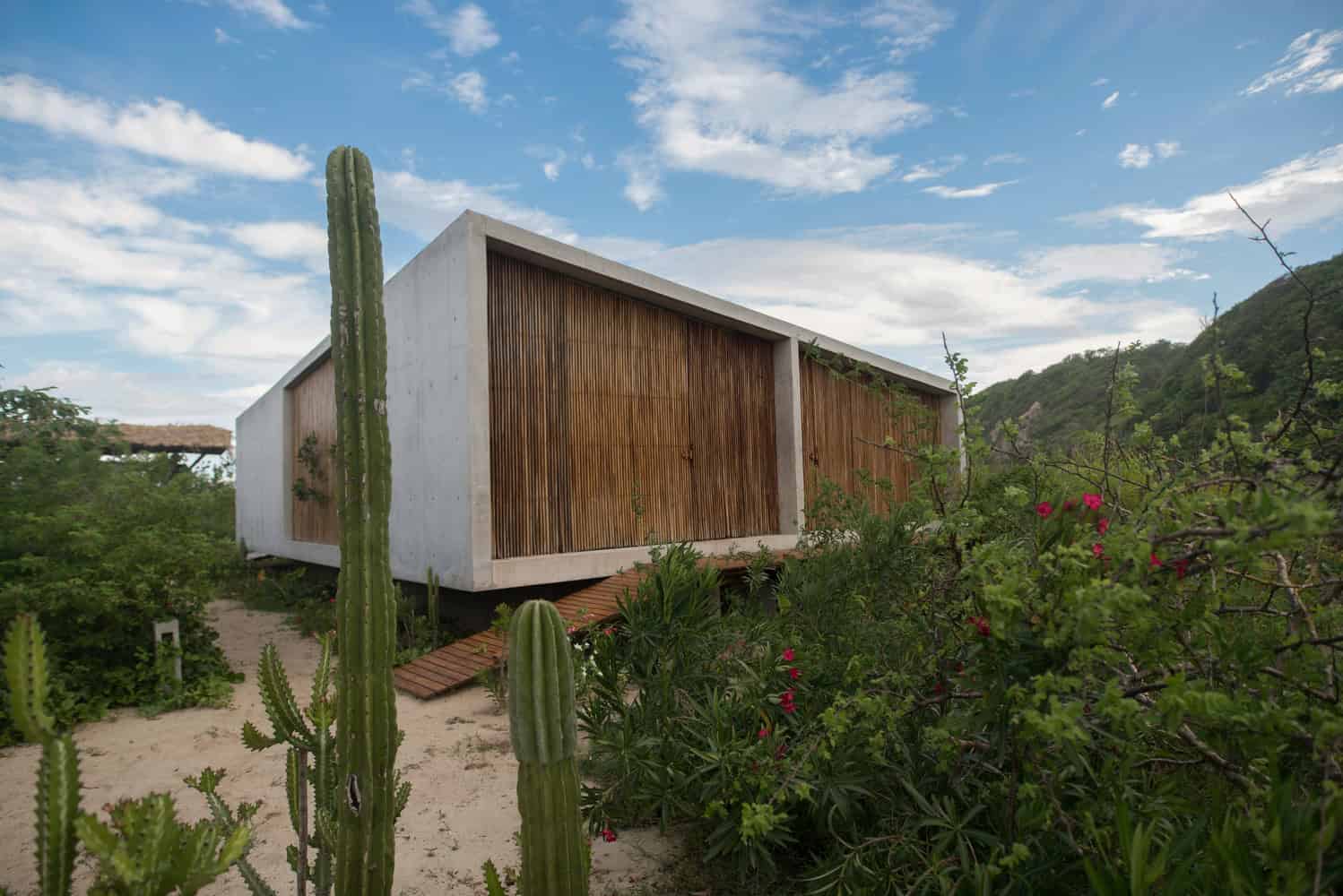 Altanera House by Taller Alberto Calleja in Puerto Escondido, Mexico Altanera House by Taller Alberto Calleja in Puerto Escondido, Mexico