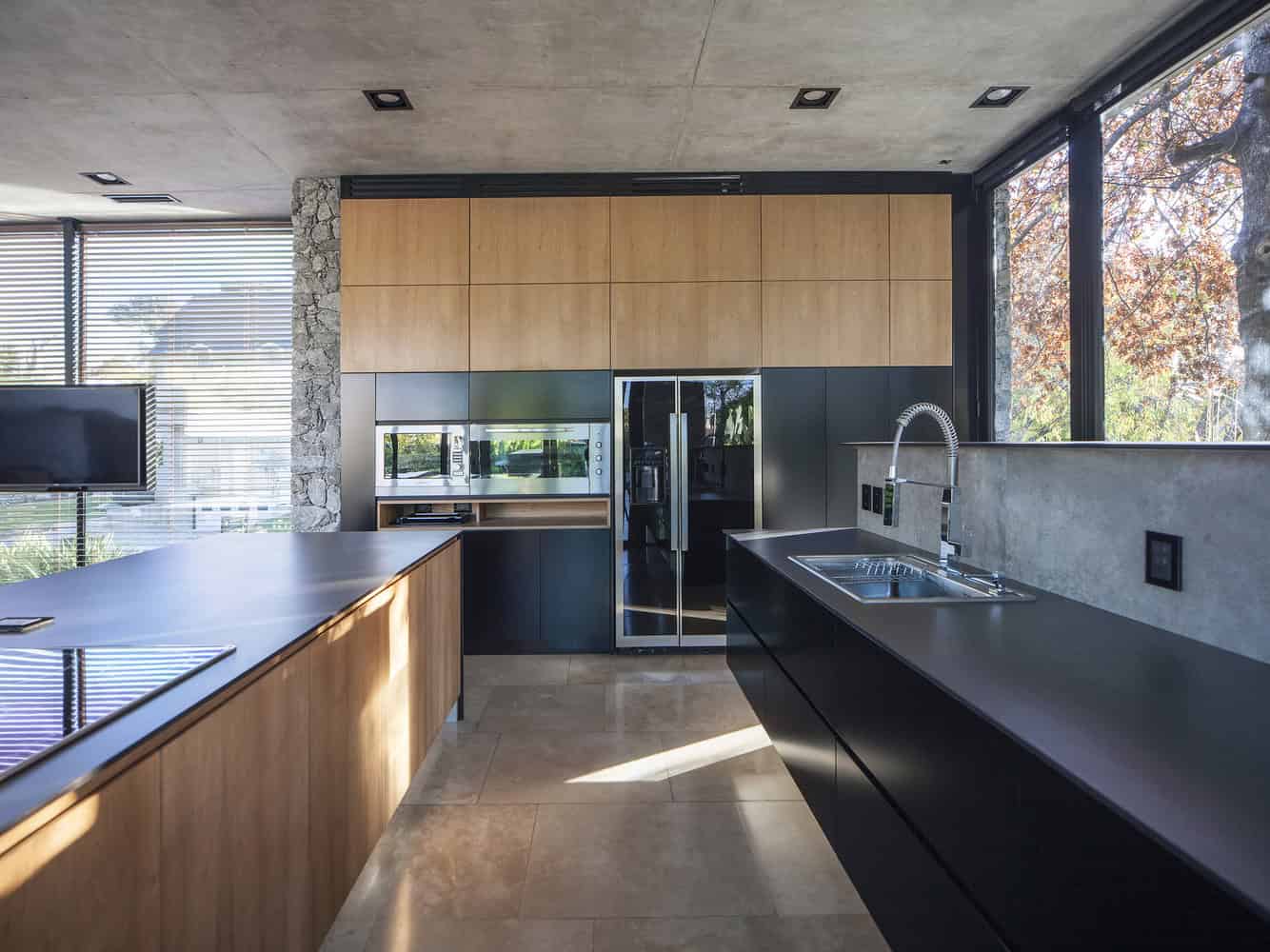 BT House material junctions — concrete, steel, wood Detail of BT House showing concrete, steel, and timber elements in harmony