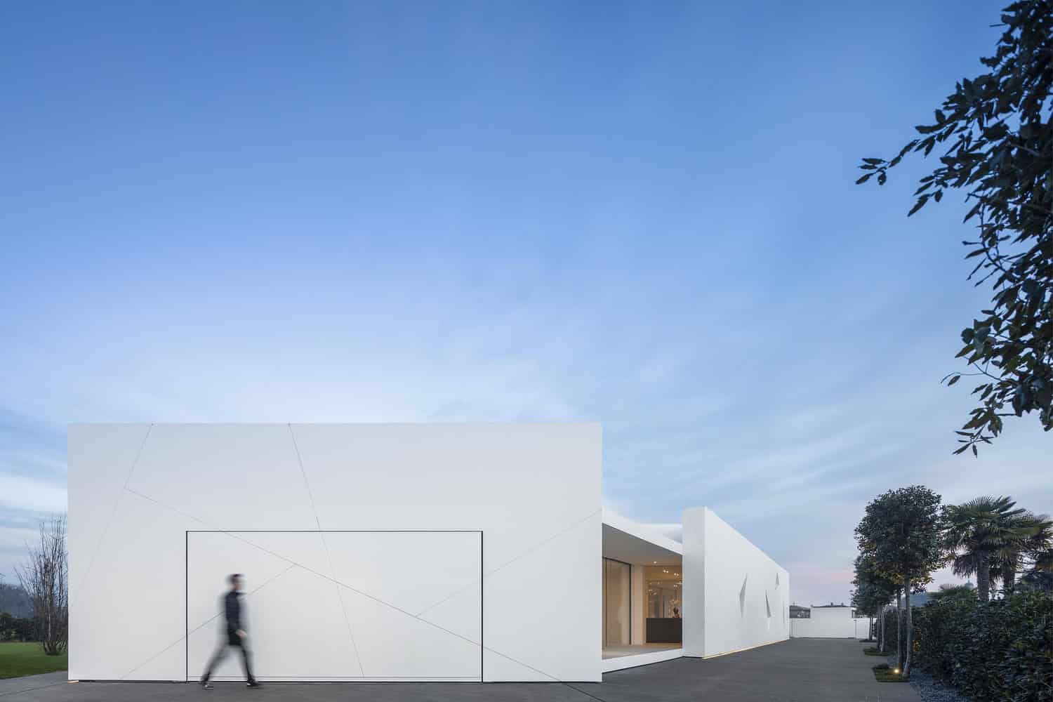 Diamond Tree by 3ndy Studio in Ponzano, Italy Diamond Tree by 3ndy Studio in Ponzano, Italy