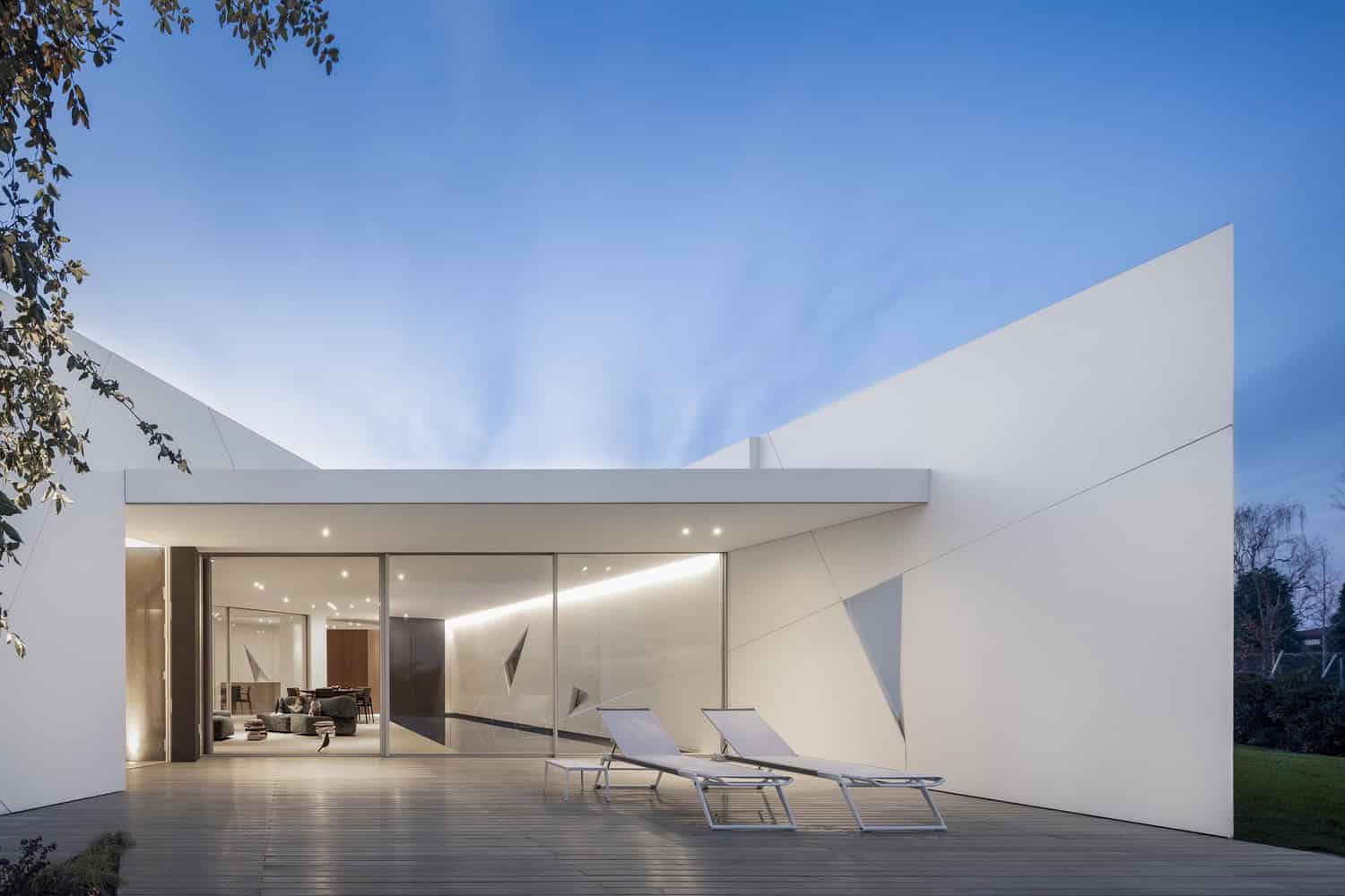 Diamond Tree by 3ndy Studio in Ponzano, Italy Diamond Tree by 3ndy Studio in Ponzano, Italy