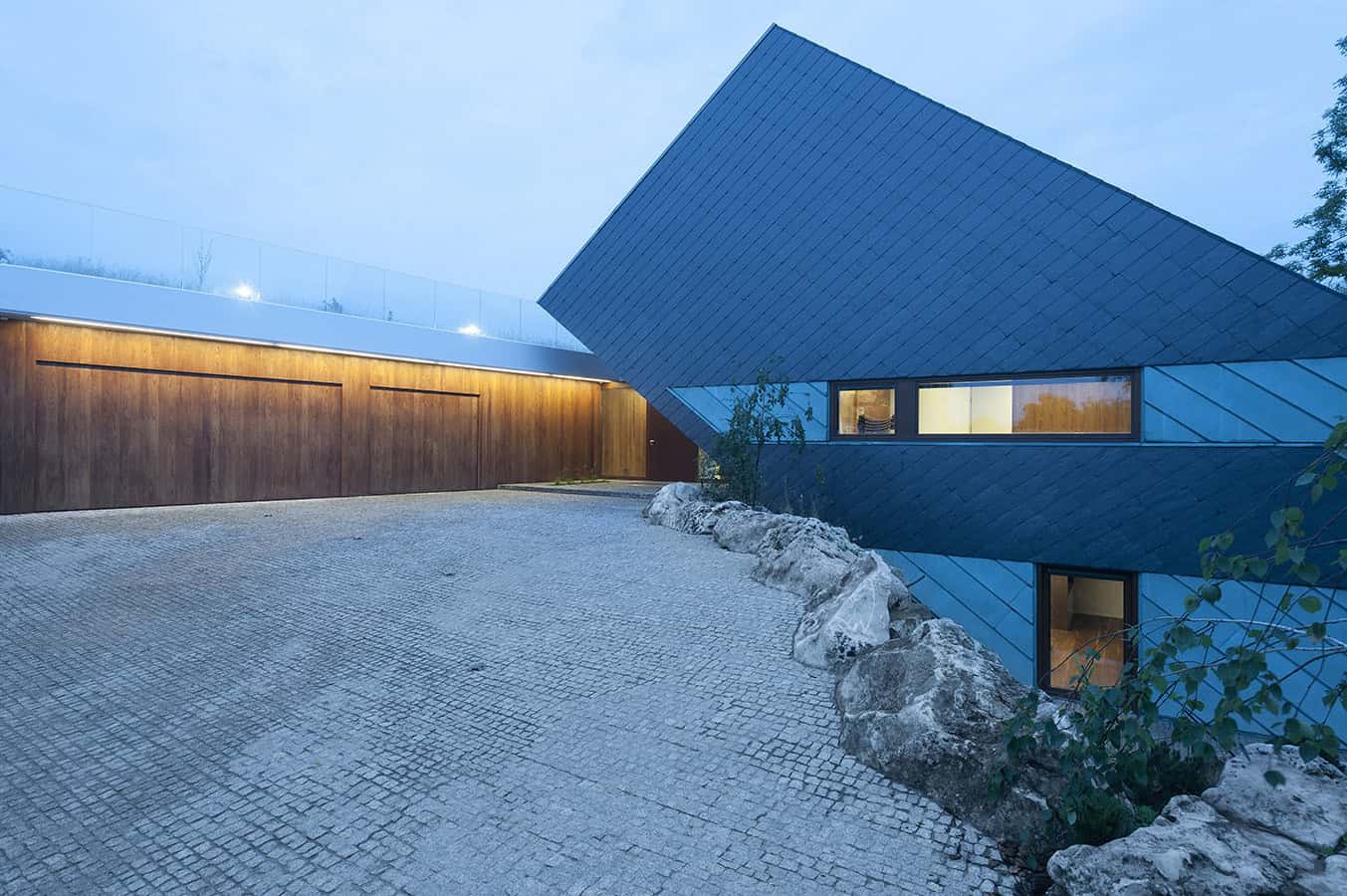 Edge House by Mobius Architects in Krakow, Poland Edge House by Mobius Architects in Krakow, Poland
