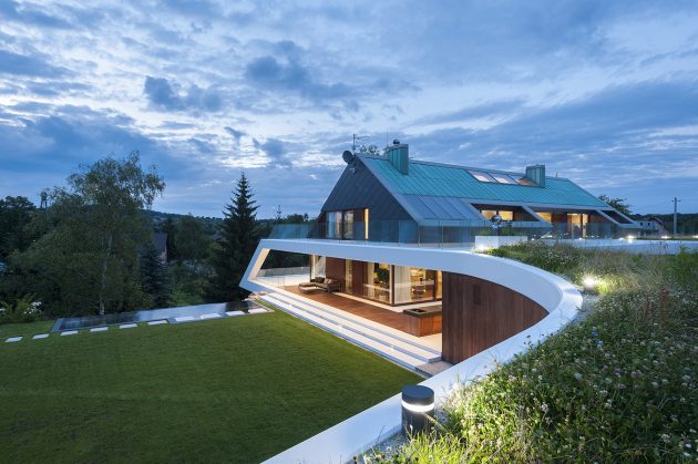 Edge House by Mobius Architects in Krakow, Poland