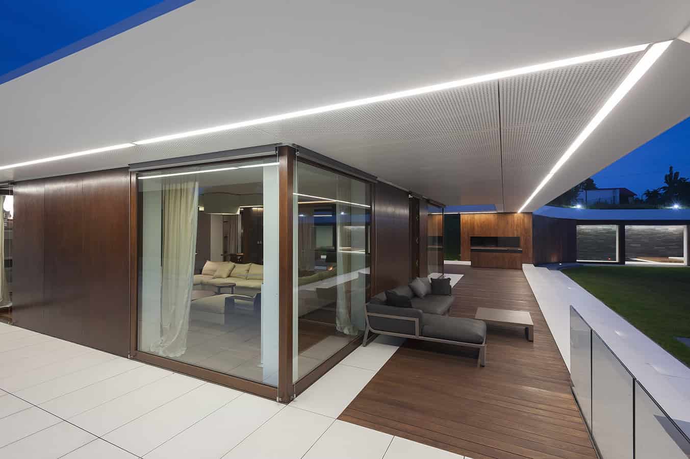 Edge House by Mobius Architects in Krakow, Poland Edge House by Mobius Architects in Krakow, Poland