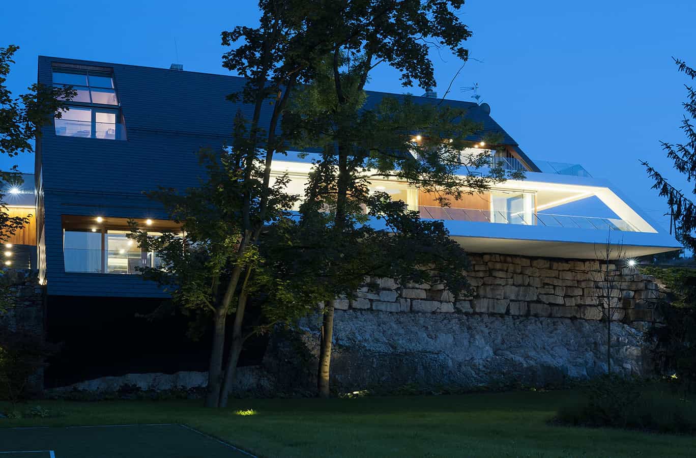 Edge House by Mobius Architects in Krakow, Poland Edge House by Mobius Architects in Krakow, Poland