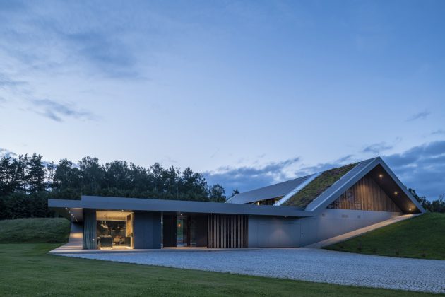 Green Line House by Mobius Architects in Warmla, Poland