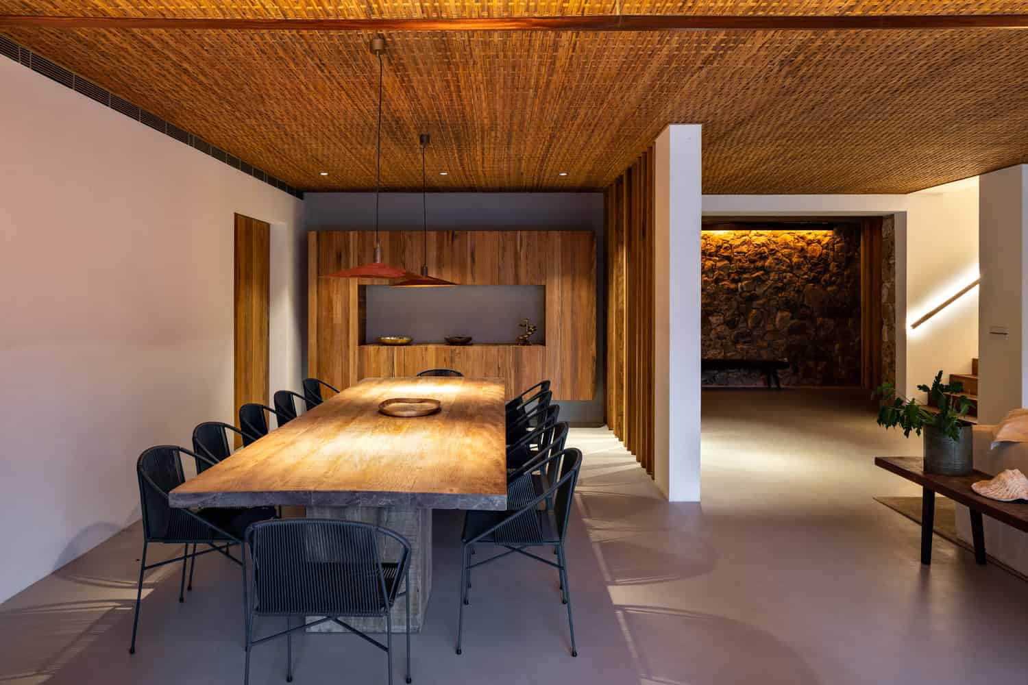 IP 01 House by Studio Gabriel Garbin Arquitetura in Guaruja, Brazil