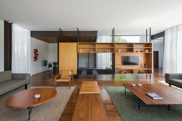 Pindaibeiras Residence by Pablo Lanza Arquitetura + André Scarpa in Brazil