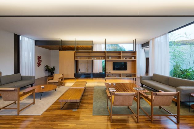 Pindaibeiras Residence by Pablo Lanza Arquitetura + André Scarpa in Brazil