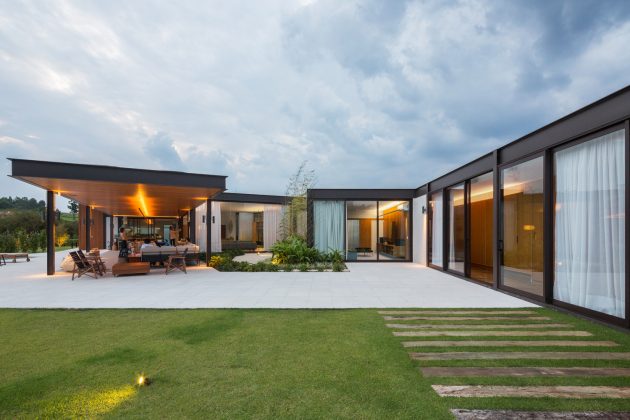 Pindaibeiras Residence by Pablo Lanza Arquitetura + André Scarpa in Brazil