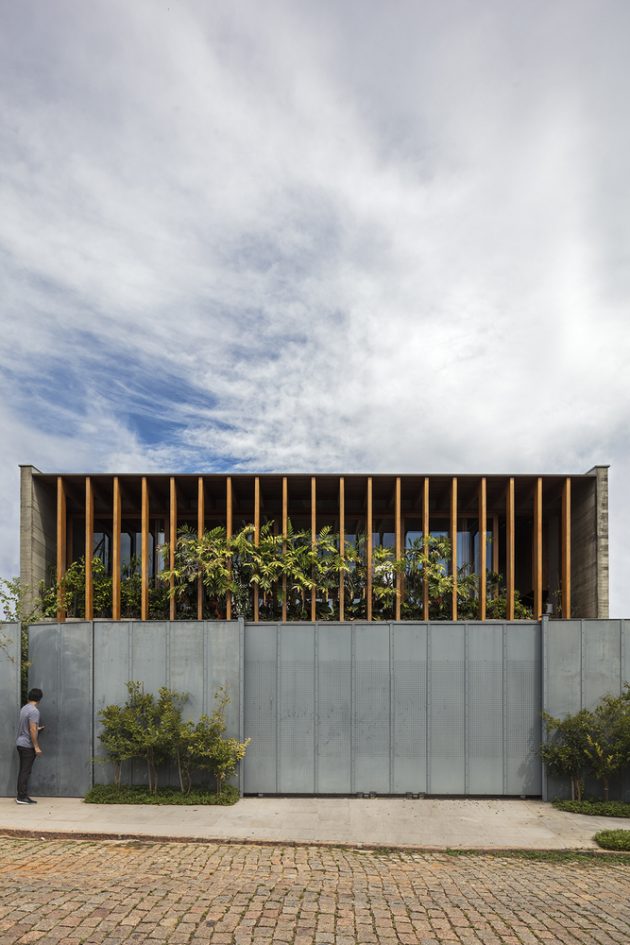 Poa House by Bernardes Arquitetura in Porto Alegre, Brazil