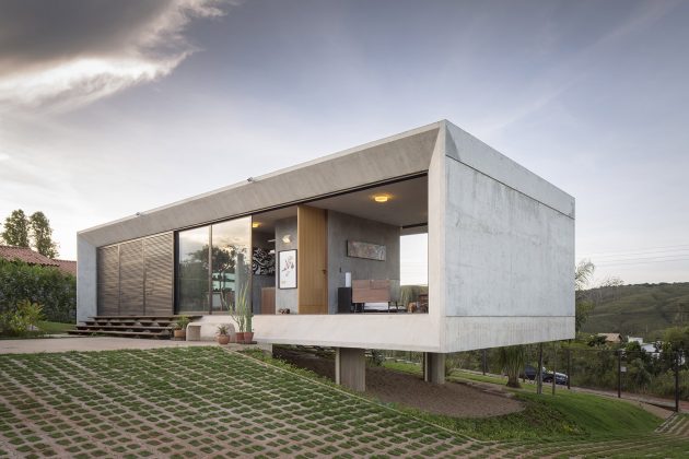 Solar da Serra House by 3.4 Arquitetura in Brasilia, Brazil