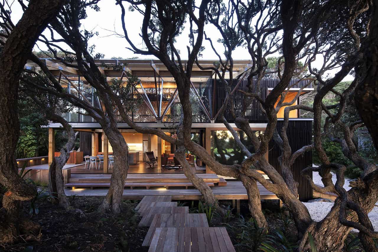 Under Pohutukawa by Herbst Architects in Auckland, New Zealand Under Pohutukawa by Herbst Architects in Auckland, New Zealand