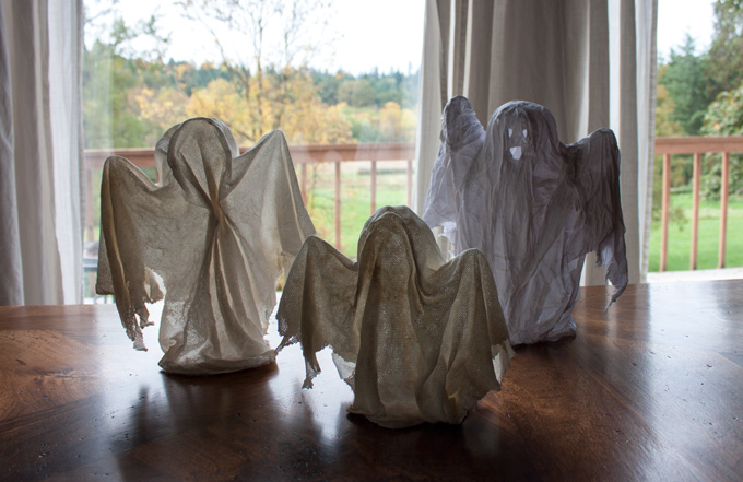 15 Spooky Last Minute DIY Halloween Decorations