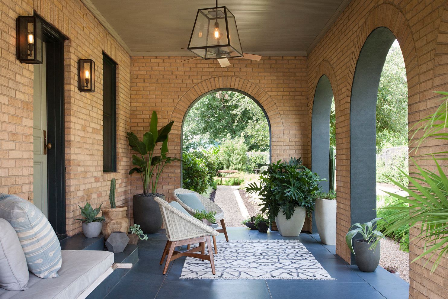 16 Awesome Eclectic Porch Designs Perfect For Your Morning Coffee