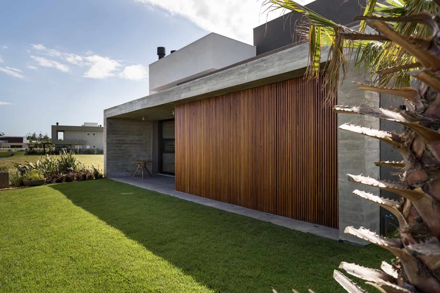 C5 House by Martin Arquitetura + Engenharia in Capao da Canoa, Brazil C5 House by Martin Arquitetura + Engenharia in Capao da Canoa, Brazil