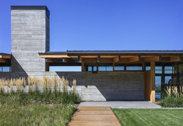Hood River Residence by Scott | Edwards Architecture in Oregon, USA