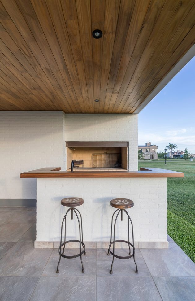 House Patio by ARRILLAGA PAROLA Arquitectos in Santa Fe, Argentina