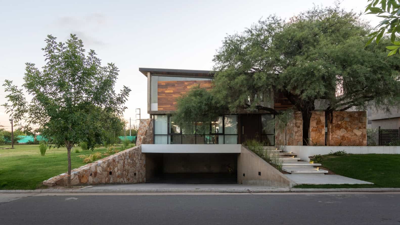 Nagus House by IASE Arquitectos in Cordoba, Argentina