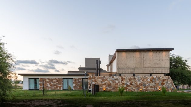 Nagus House by IASE Arquitectos in Cordoba, Argentina