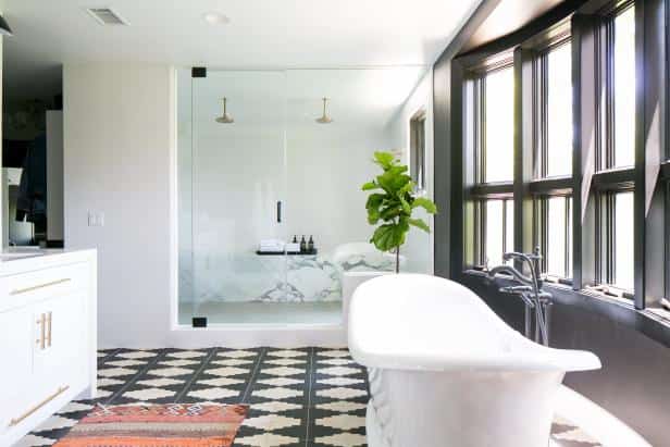 16 Lavishing Bathrooms That Are Worth Seeing