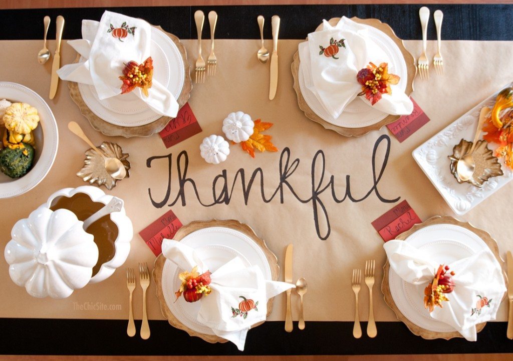 16 Charming DIY Thanksgiving Placemat and Table Runner Ideas